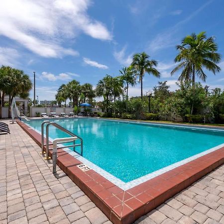 Best Western Plus North Miami-Bal Harbour Exterior photo
