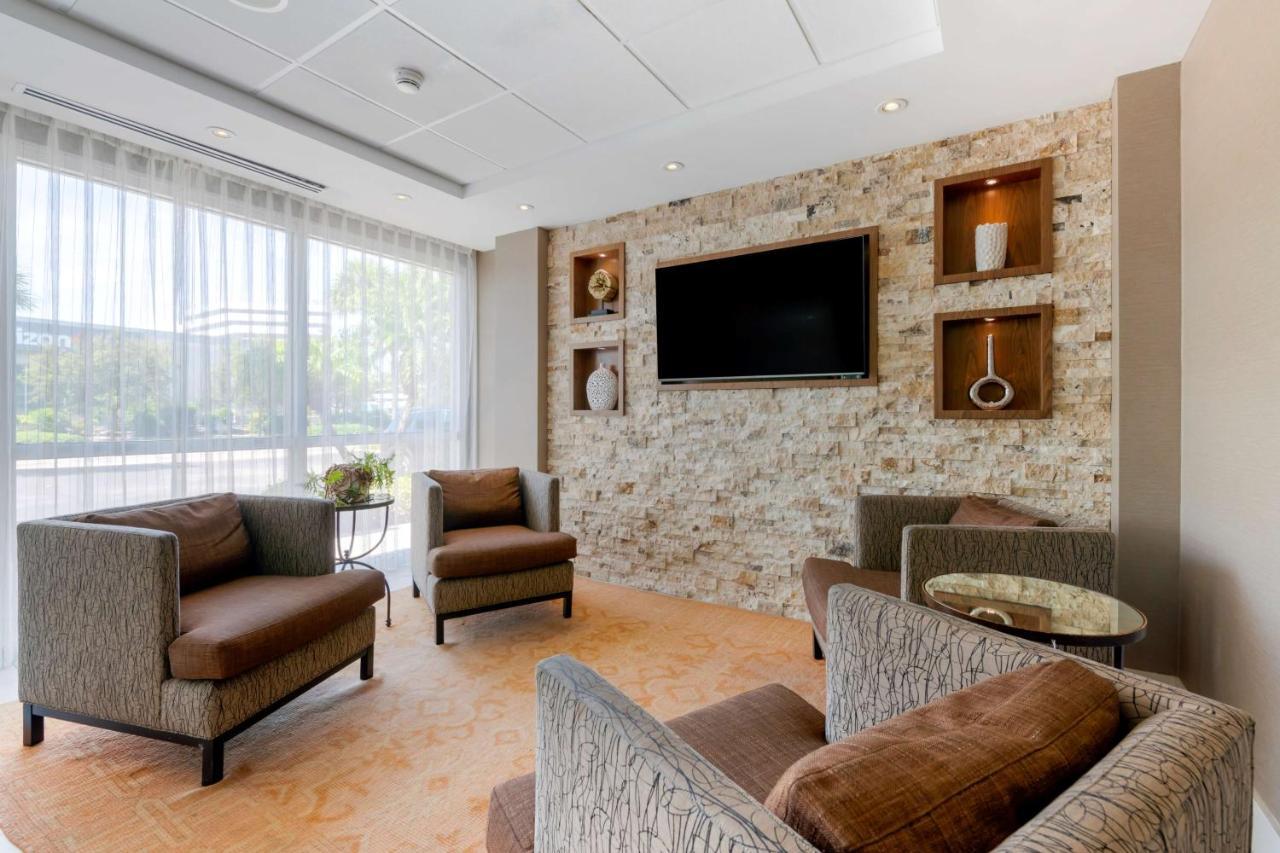 Best Western Plus North Miami-Bal Harbour Exterior photo