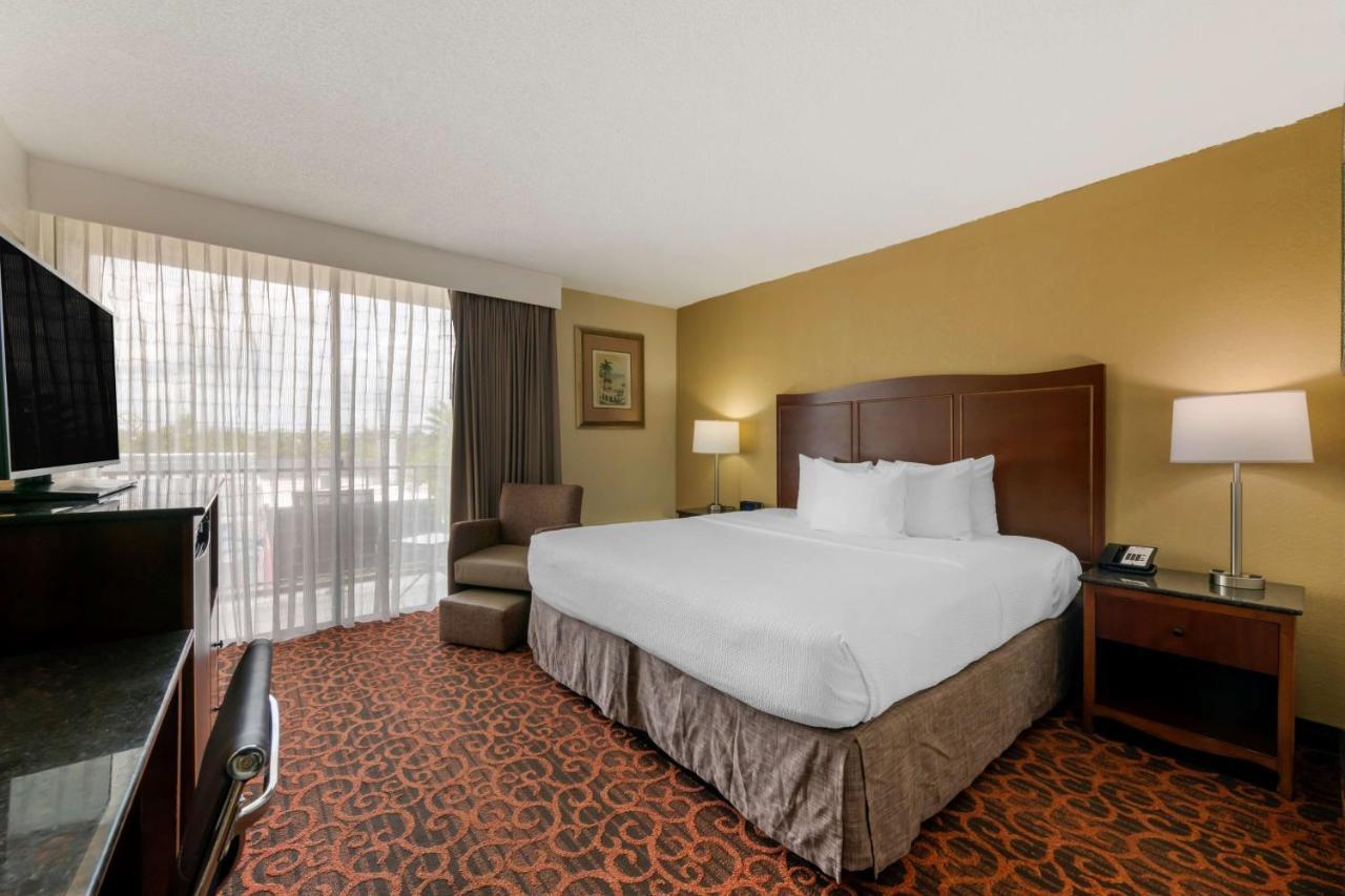 Best Western Plus North Miami-Bal Harbour Exterior photo