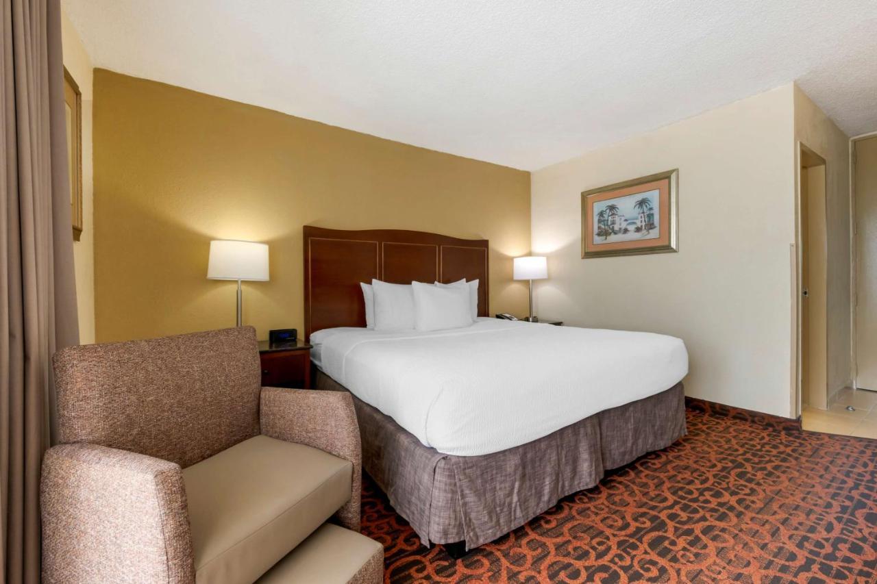 Best Western Plus North Miami-Bal Harbour Exterior photo