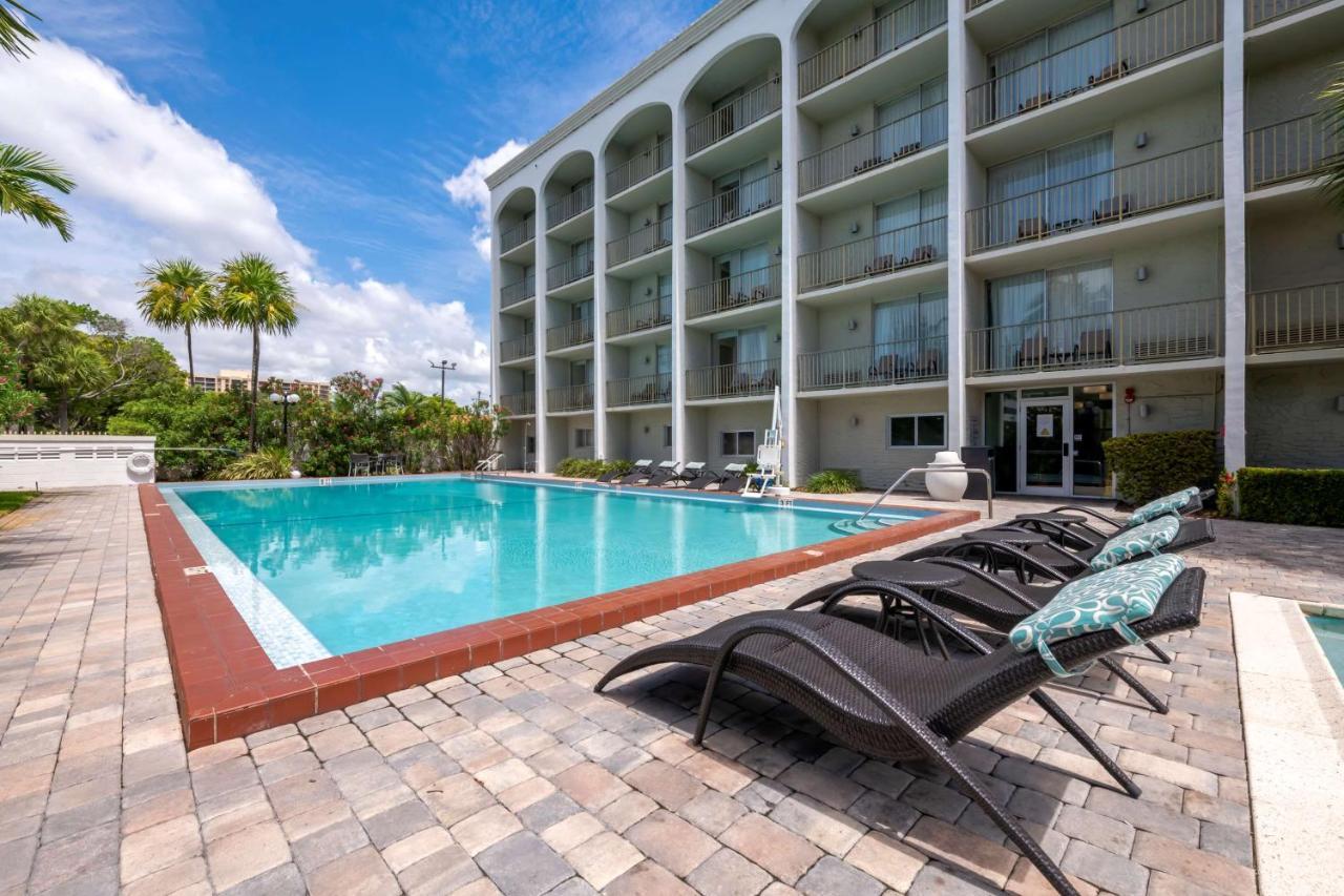 Best Western Plus North Miami-Bal Harbour Exterior photo