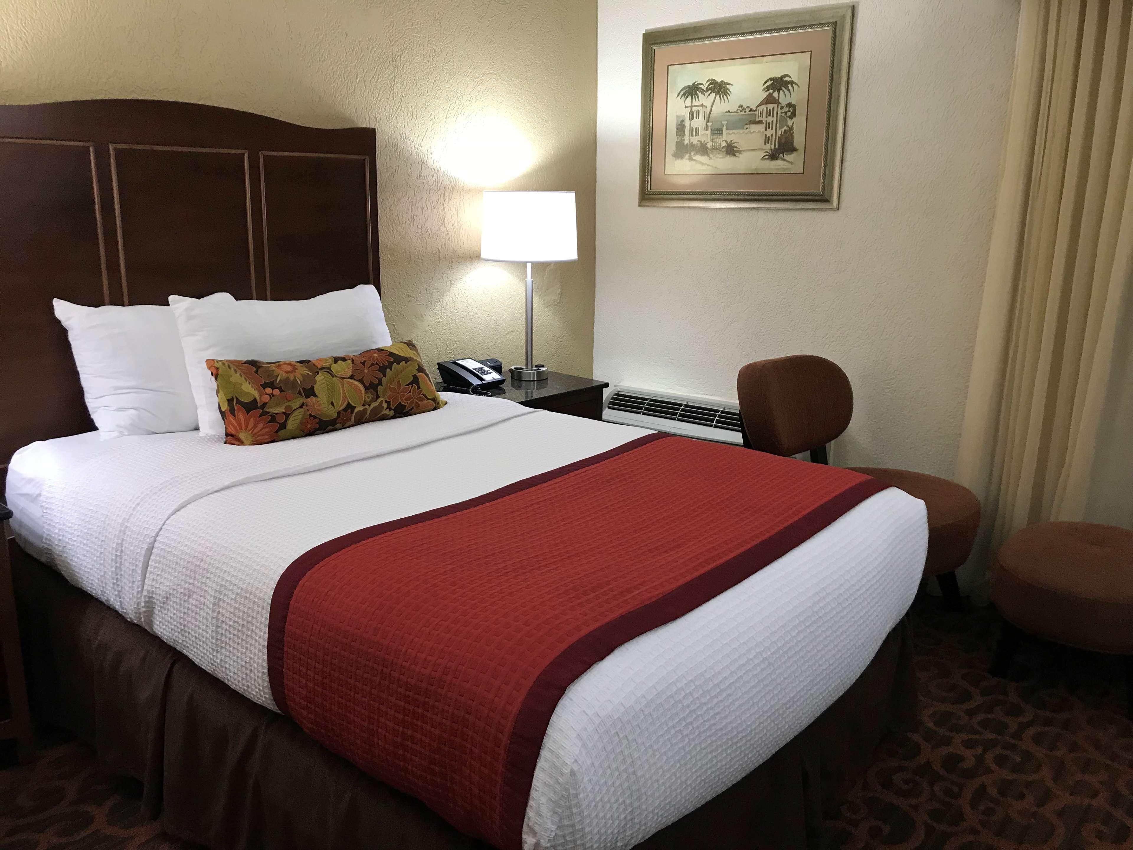 Best Western Plus North Miami-Bal Harbour Exterior photo