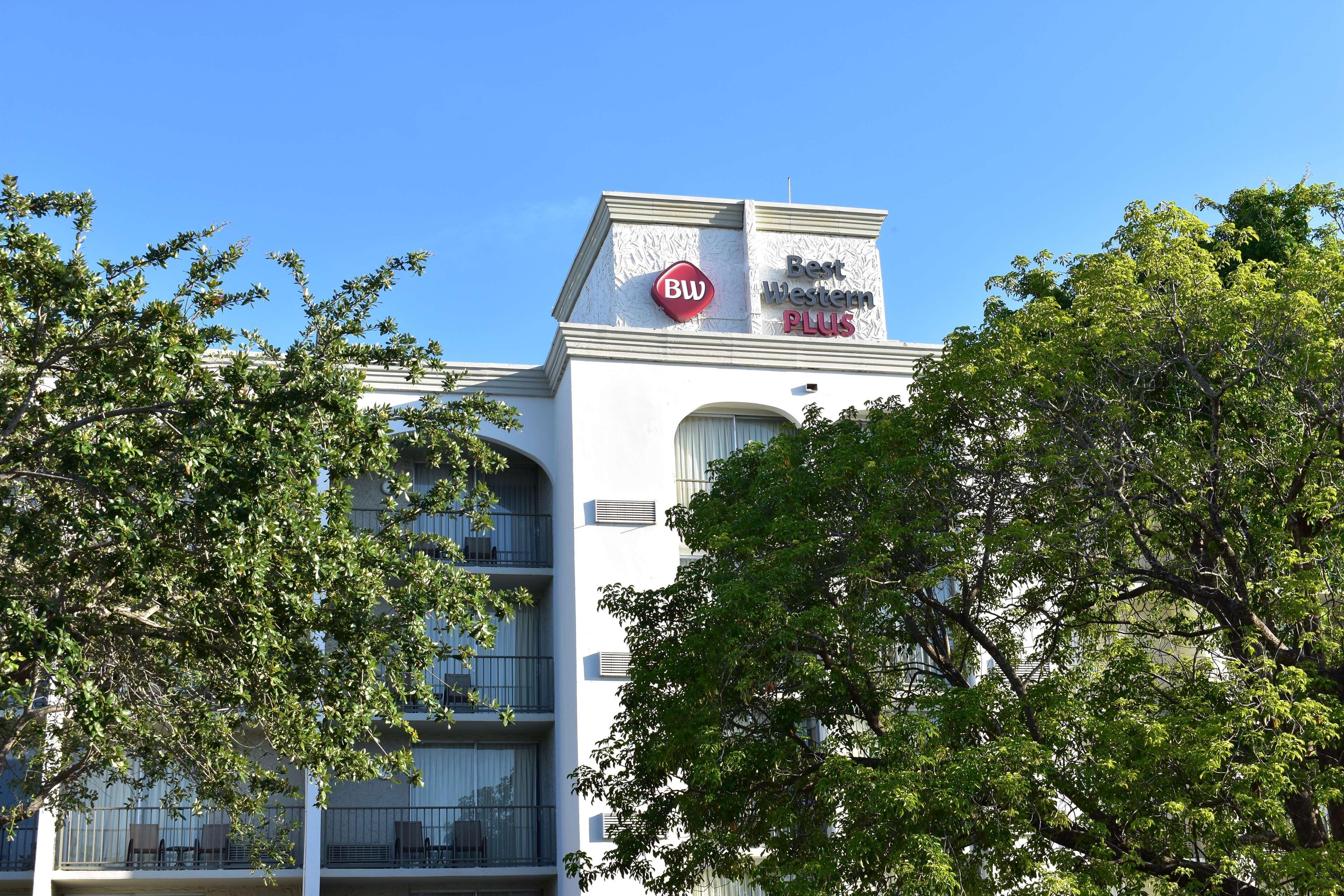 Best Western Plus North Miami-Bal Harbour Exterior photo