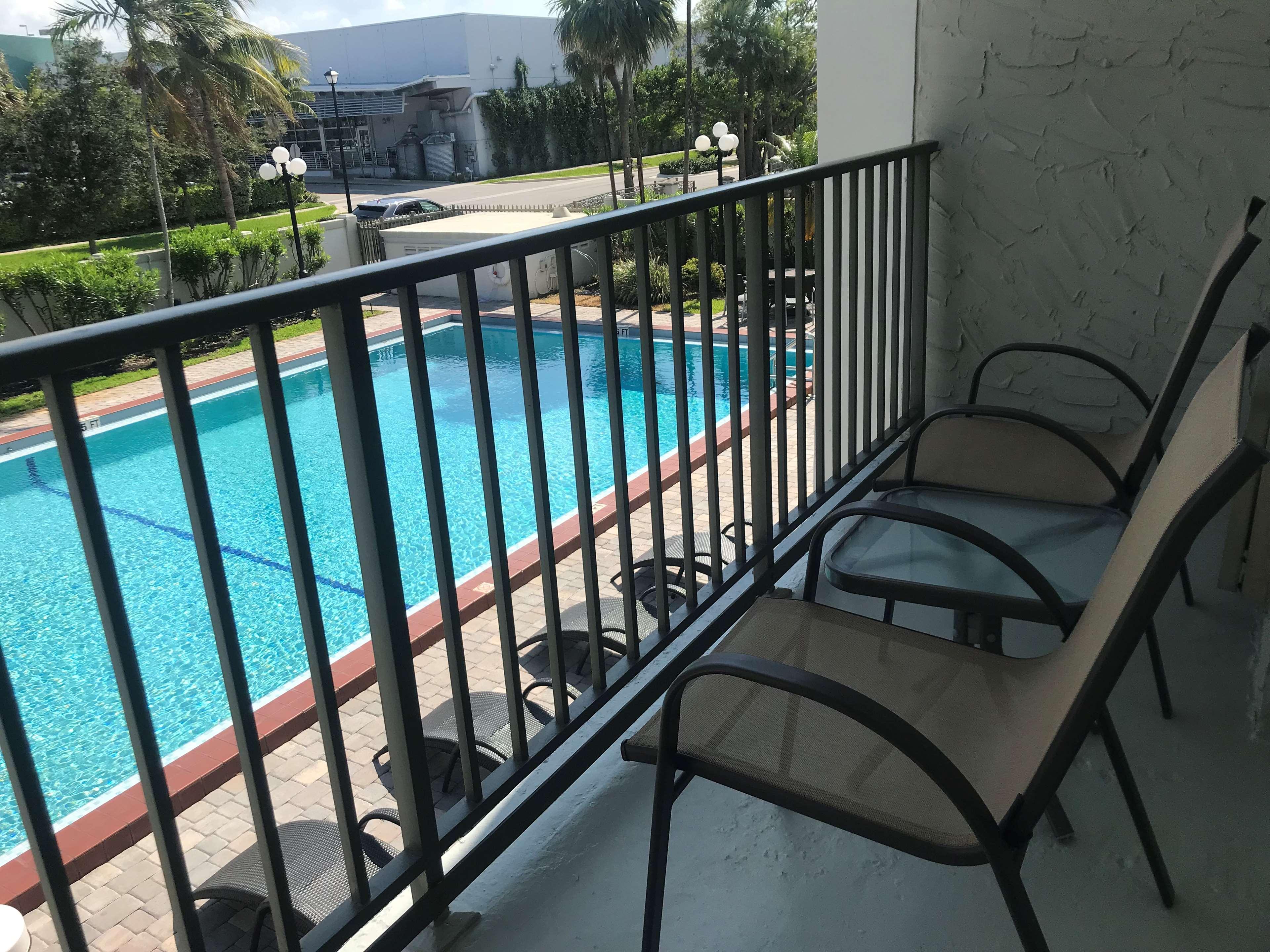 Best Western Plus North Miami-Bal Harbour Exterior photo