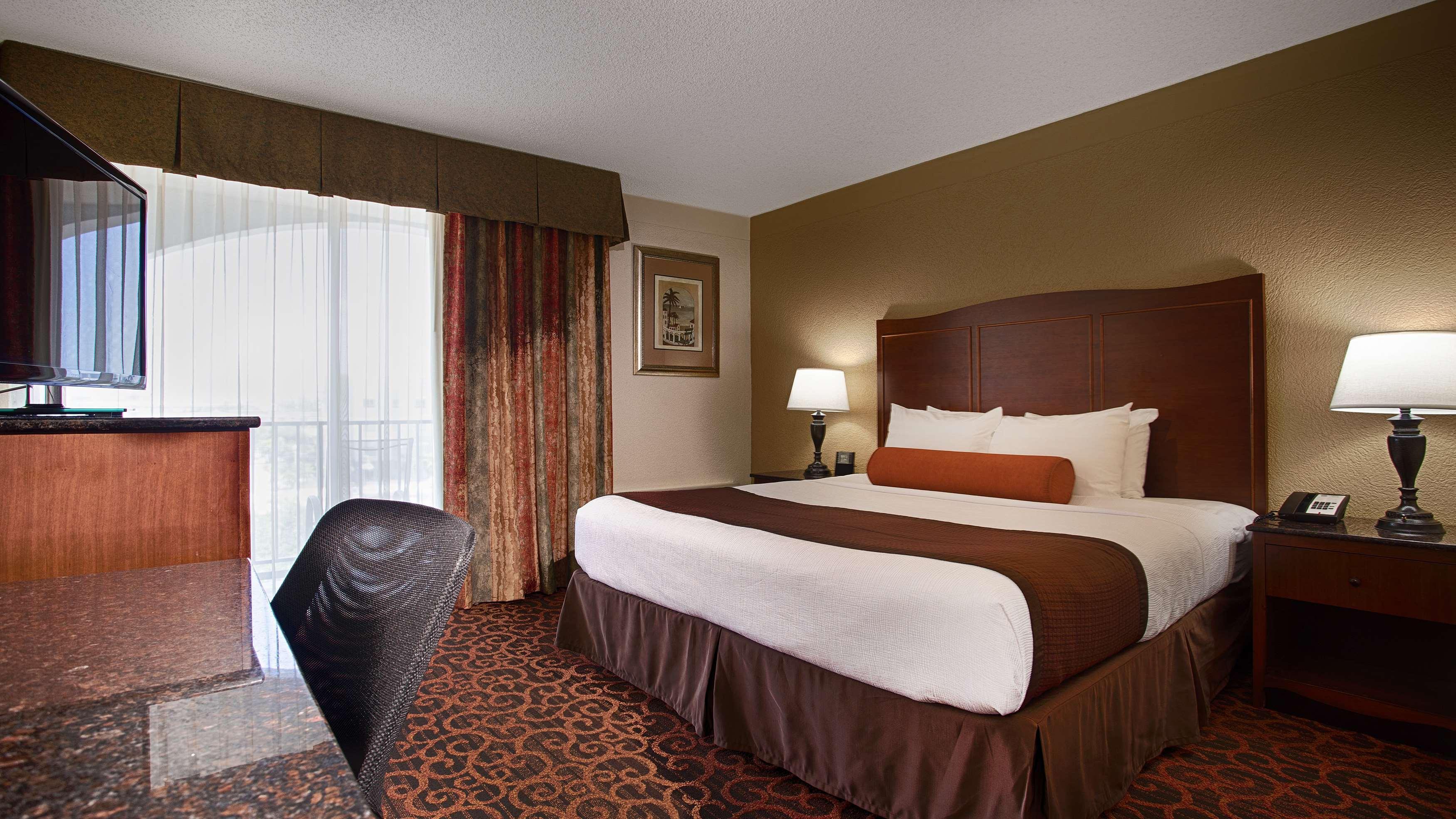 Best Western Plus North Miami-Bal Harbour Exterior photo