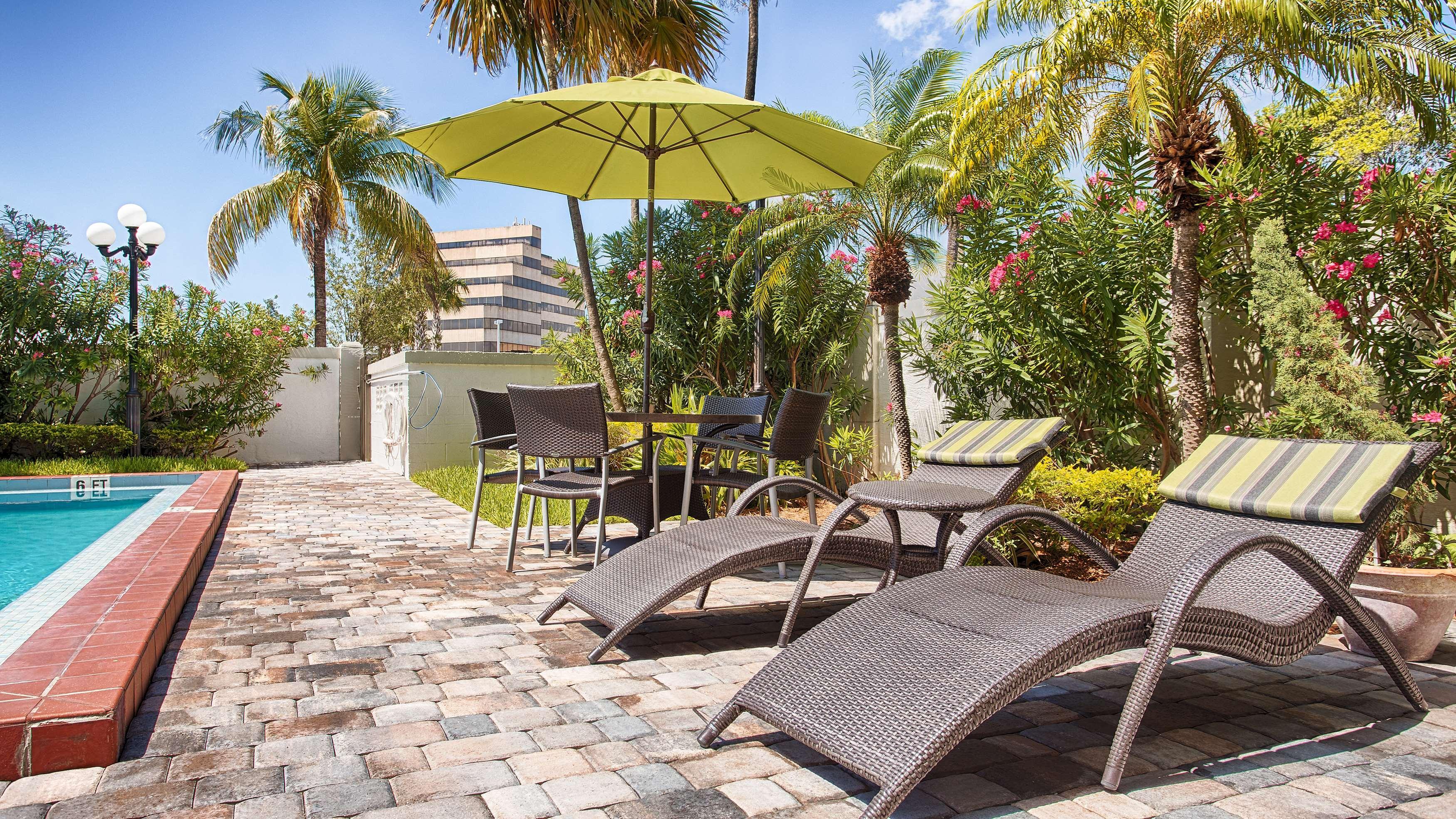 Best Western Plus North Miami-Bal Harbour Exterior photo