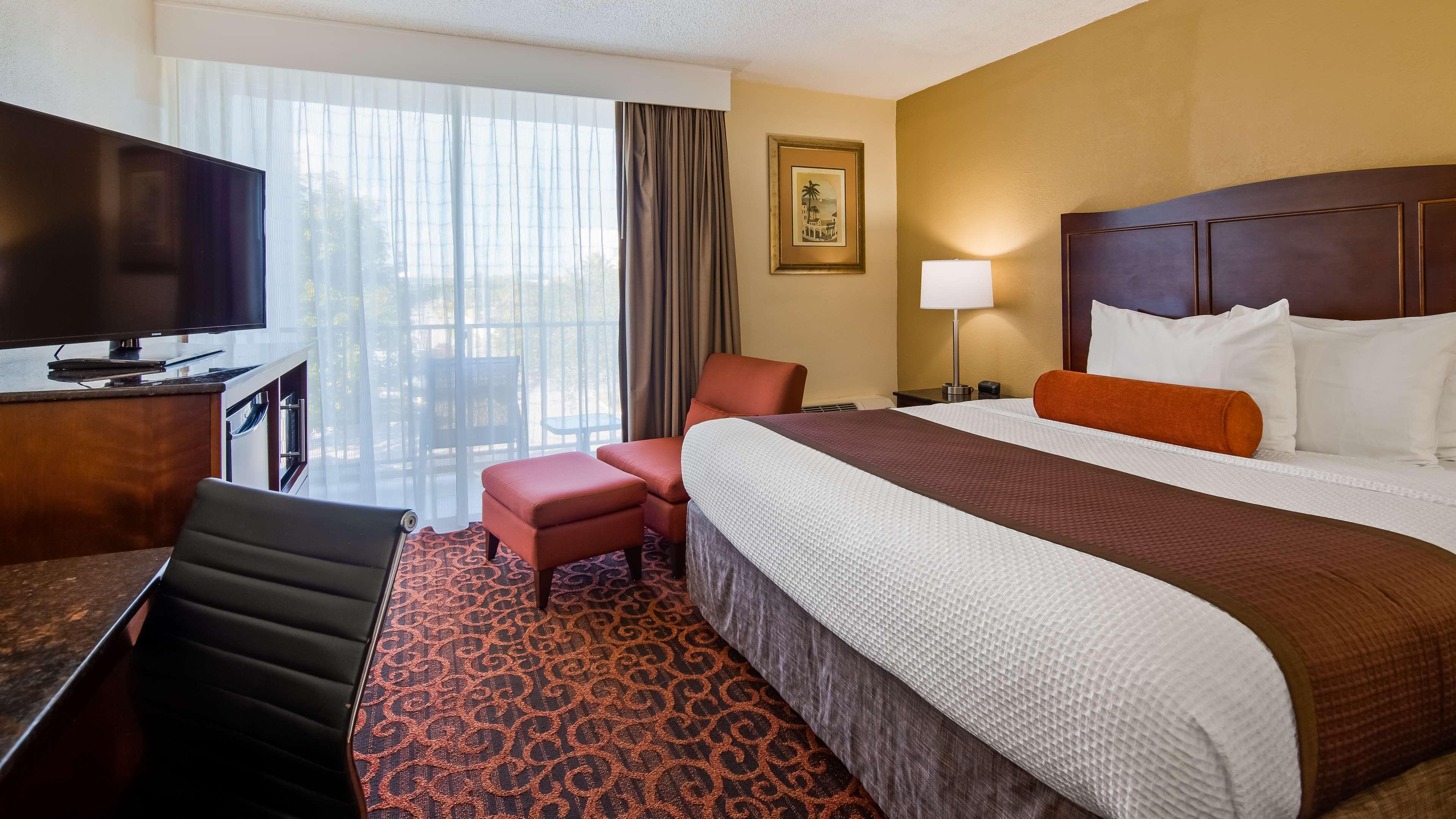 Best Western Plus North Miami-Bal Harbour Exterior photo