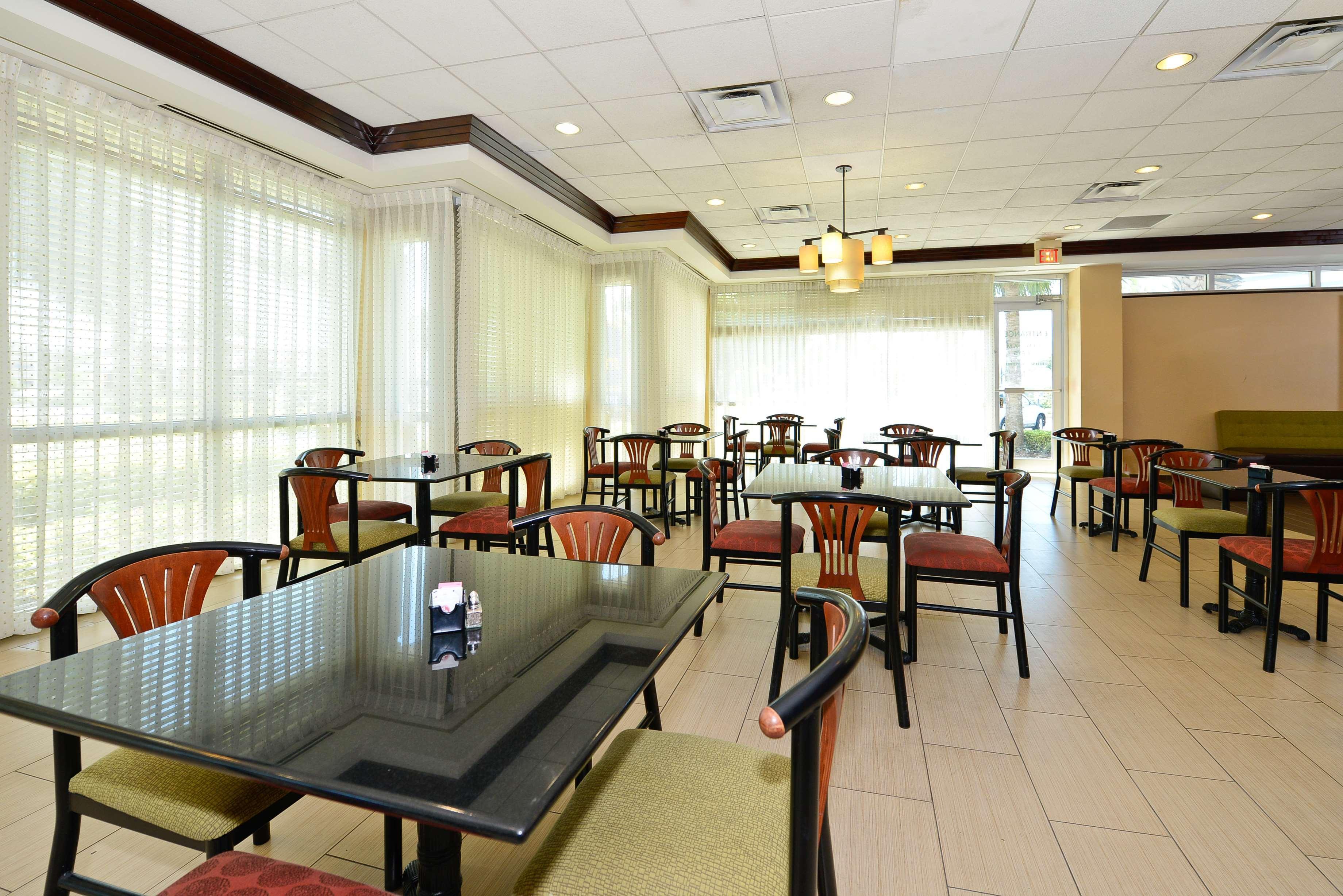 Best Western Plus North Miami-Bal Harbour Exterior photo